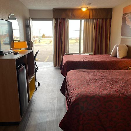 Days Inn & Suites By Wyndham Dayton North Εξωτερικό φωτογραφία