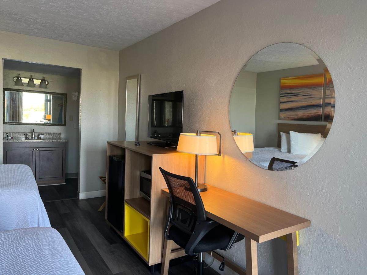 Days Inn & Suites By Wyndham Dayton North Εξωτερικό φωτογραφία