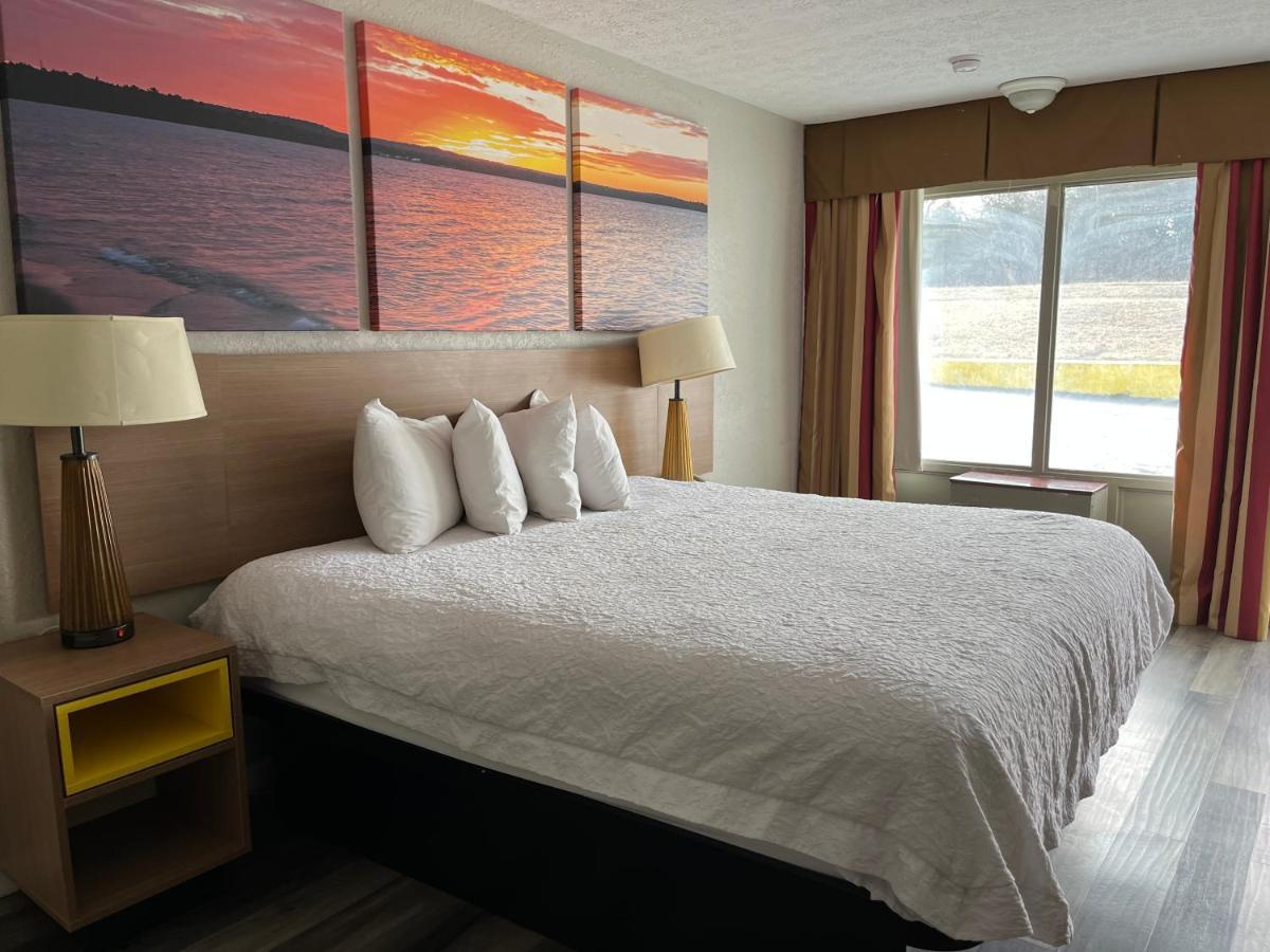 Days Inn & Suites By Wyndham Dayton North Εξωτερικό φωτογραφία